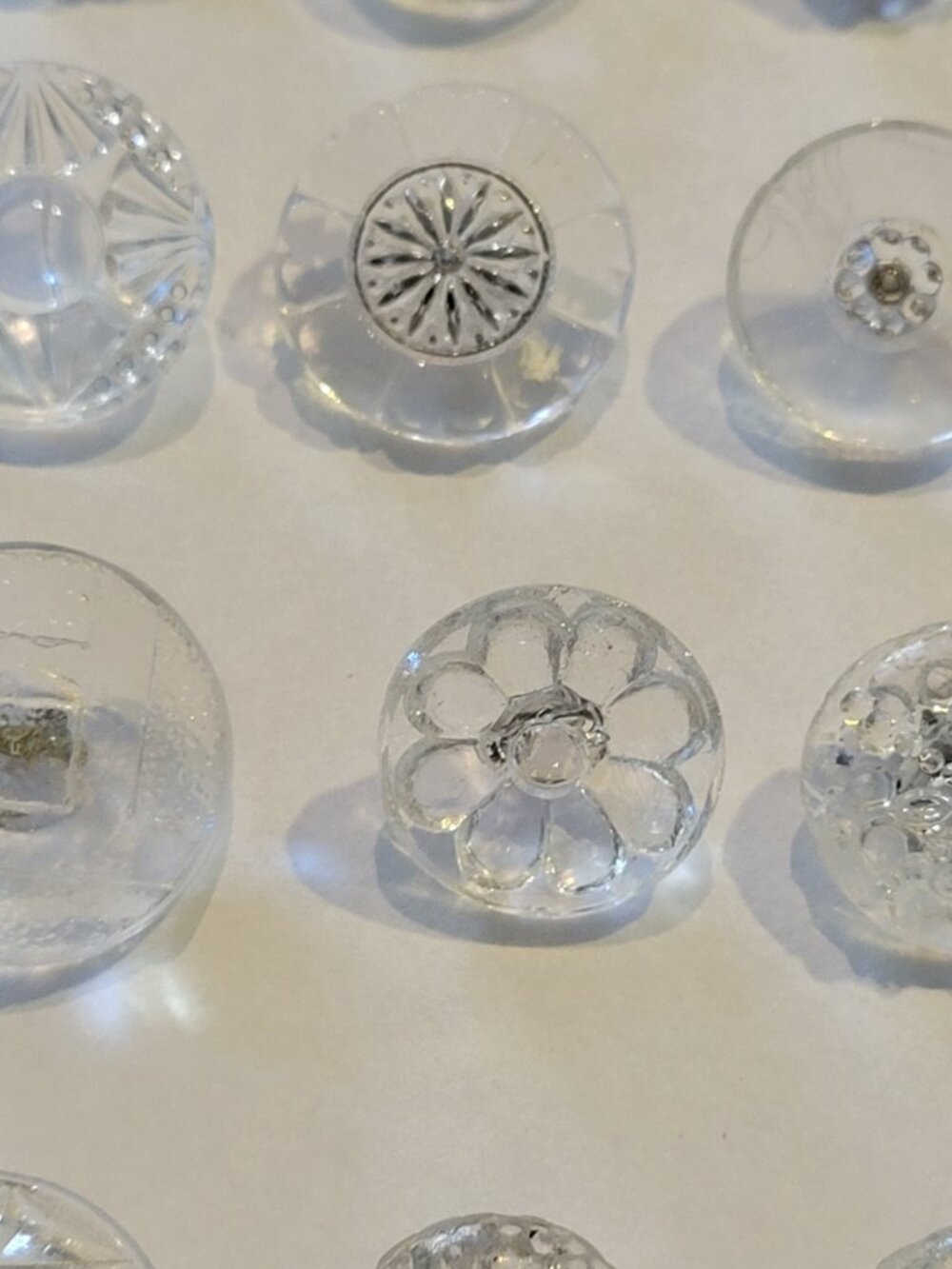 Lot of Clear Glass Shanked Vintage Buttons - Picture 10 of 16